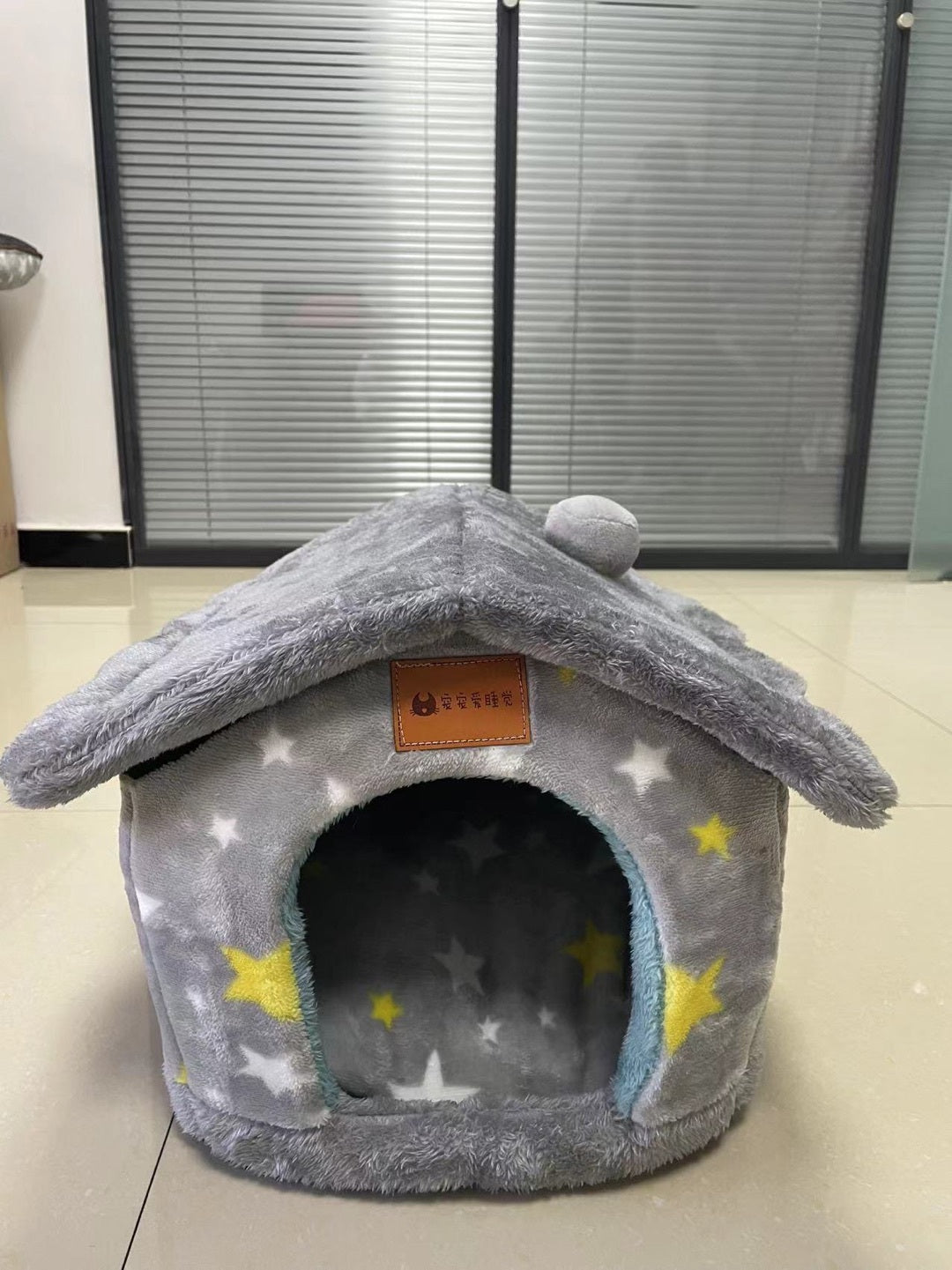 Abri pour animaux de compagnie chaud et durable avec intérieur en peluche